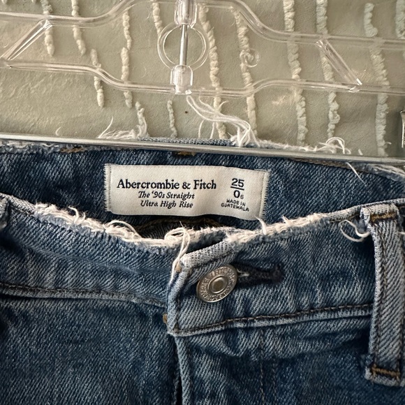 Abercrombie 90s Straight High Rise Jeans - Picture 4 of 4